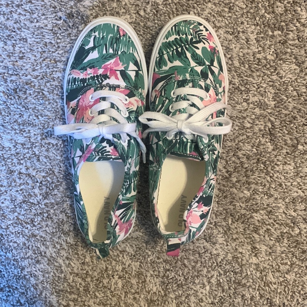 Old Navy size 5 sneakers with floral print